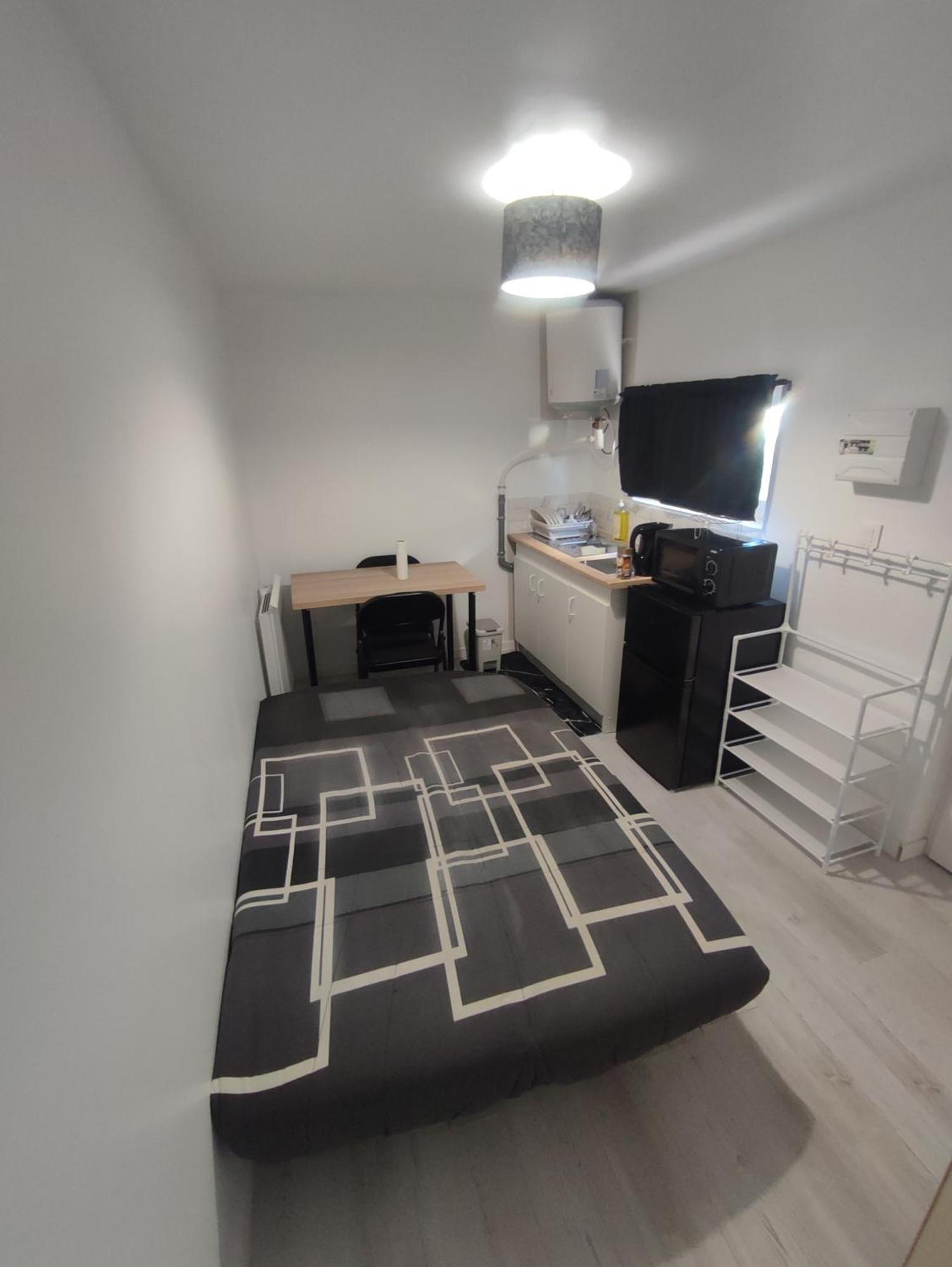 Petit F2 Meuble Independant Lejlighed Limay Eksteriør billede